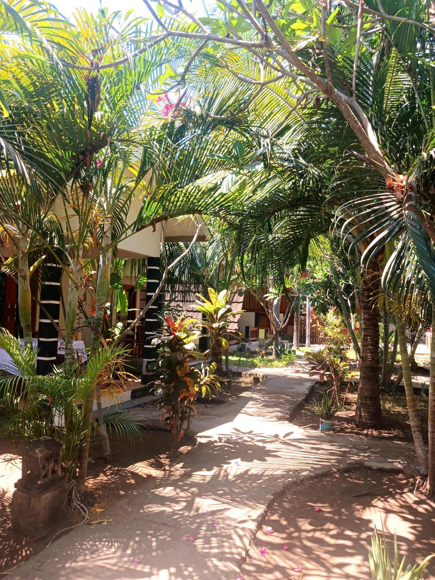 Florine'S Garden Hotel Gili Air Exterior foto